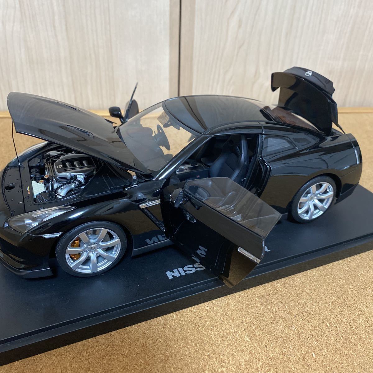 オートアート 1/18 NISSAN GT-R R35 SUPER BLACK 77397 autoart 日産