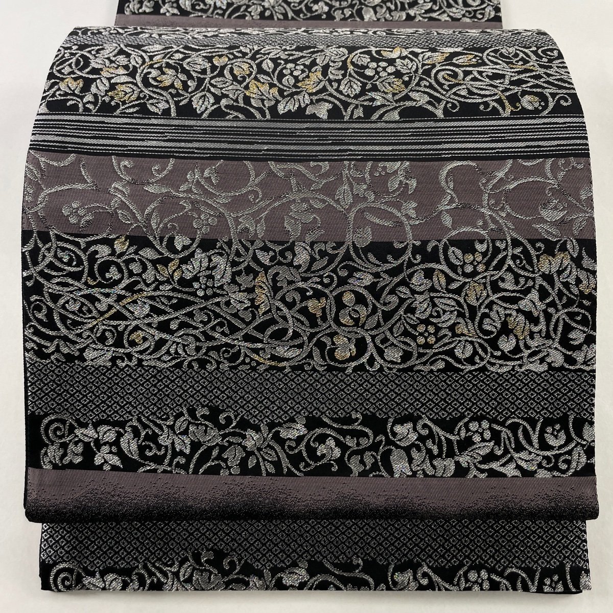袋帯 美品 名品 花唐草 段縞 銀糸 箔 灰紫 六通 正絹 【中古】