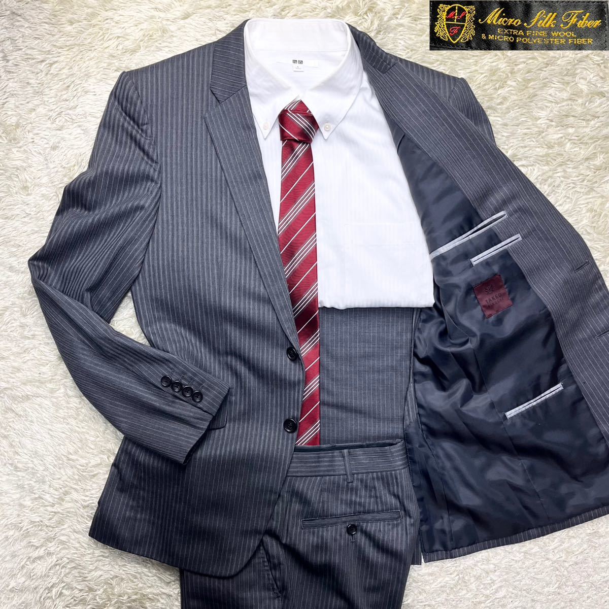 【極美品】タケオキクチ スーツ ロロピアーナ シルク混 グレー ストライプ M タケオキクチ TAKEO KIKUCHI 【ナローモデル】シャイニー ヘリンボン