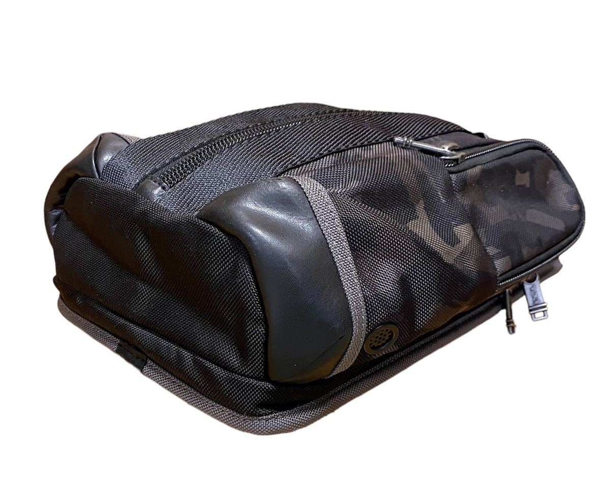 ◇TUMI トゥミ◇222318GC2／ボディバッグ／スリングバッグ／斜め掛け