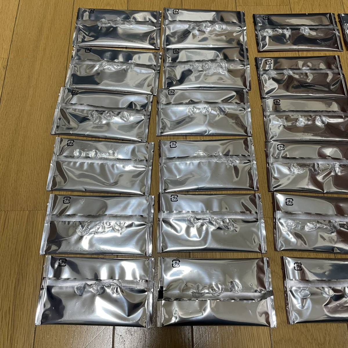 即決あり 24袋 セット コムドットチップス カードのみ コムドット 