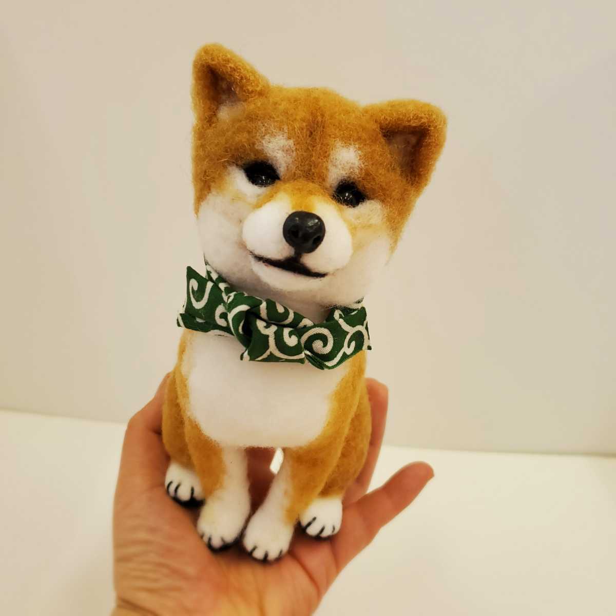 柴犬　羊毛フェルト　ぬいぐるみ　置物 定形外送料無料 柴犬 子犬 羊毛フェルト ハンドメイド 少し大きめ
