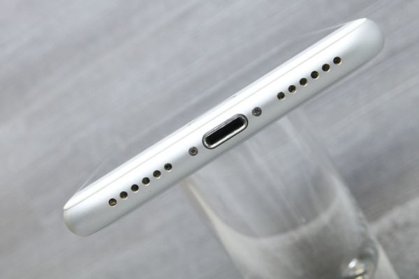 良品 docomo Apple iPhone8 64GB Silver A1906 MQ792J/A バッテリー