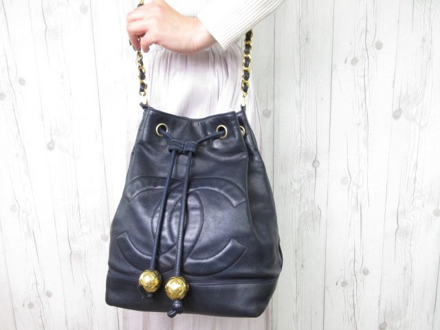 低価，セール 極 CHANEL シャネル ココマーク ゴールド金具 ショルダーバッグ 巾着 バッグ レザー 紺 57116(ショルダーバッグ)｜売買されたオークション情報、yahooの商品情報をアーカイブ公開 - オークファン かばん、バッグ