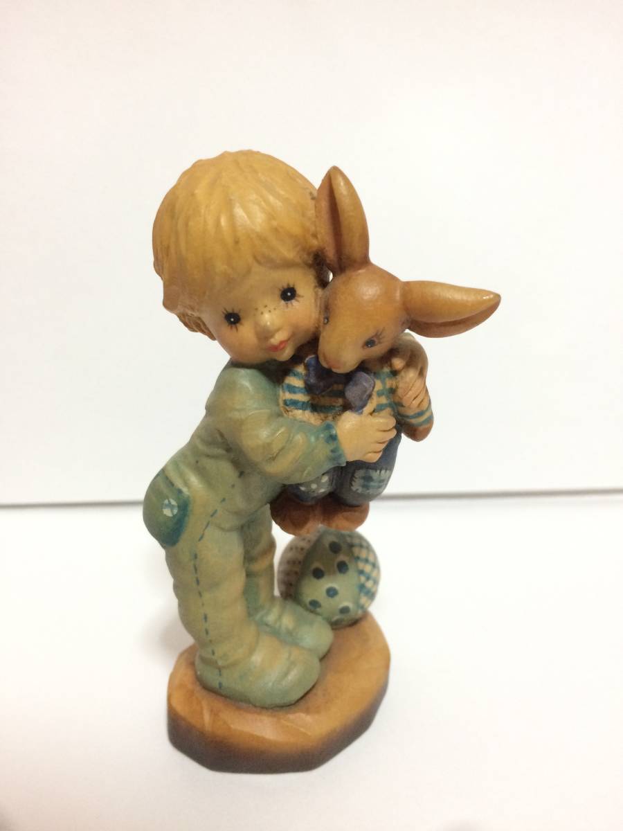 ②ANRI アンリ Sarah kay サラ・ケイ 木彫 （Bunny Hug）10.5cm 
