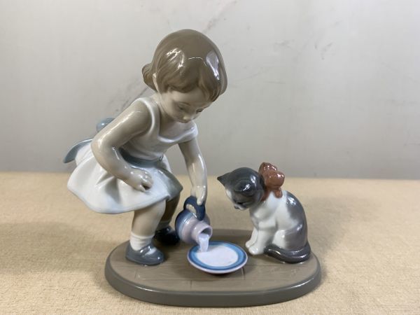 ◇DA59 リヤドロ 磁器人形 召し上がれ LLADRO フィギュリン 置物