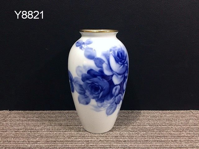 Y8821S 大倉陶園 OKURA 花器 花瓶 花入 金彩 花柄 ブルーローズ 洋風 大倉