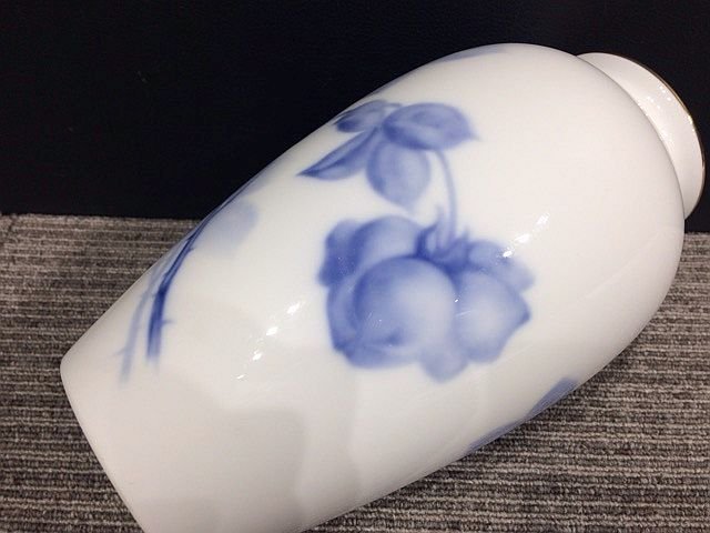 Y8821S 大倉陶園 OKURA 花器 花瓶 花入 金彩 花柄 ブルーローズ 洋風 大倉