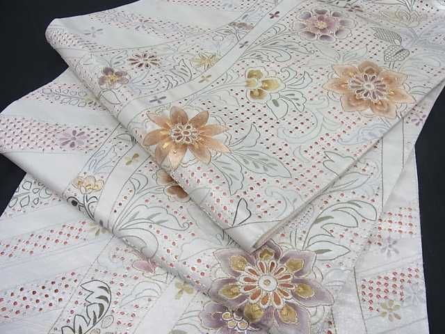 着物屋こころ□極上 六通柄袋帯 中国三大刺繍 スワトウ刺繍 汕頭刺繍