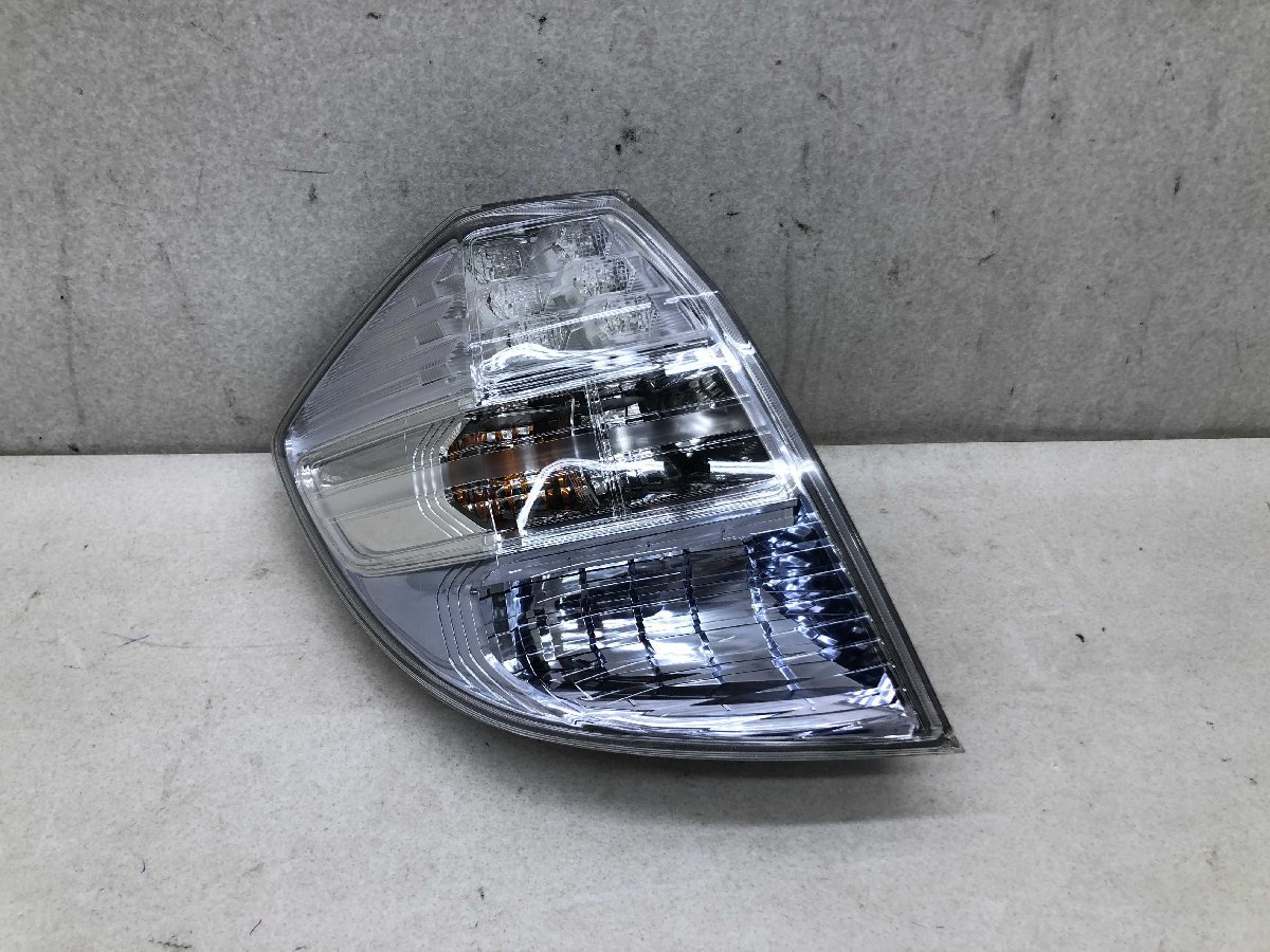 磨き済み フィットハイブリッド GP1テールランプ 左 STANLEY P9883