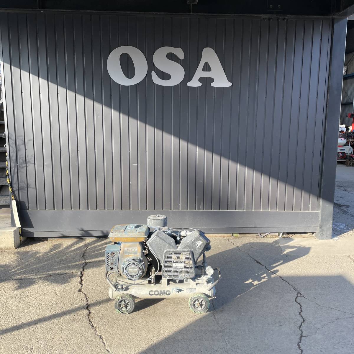 ★岐阜発　△イワタ/IWATA/エンジンエアコンプレッサー/COMG△L22-10/エンジン始動/難有り/エアフィルターカバー欠品/現状品　R5.1/26★