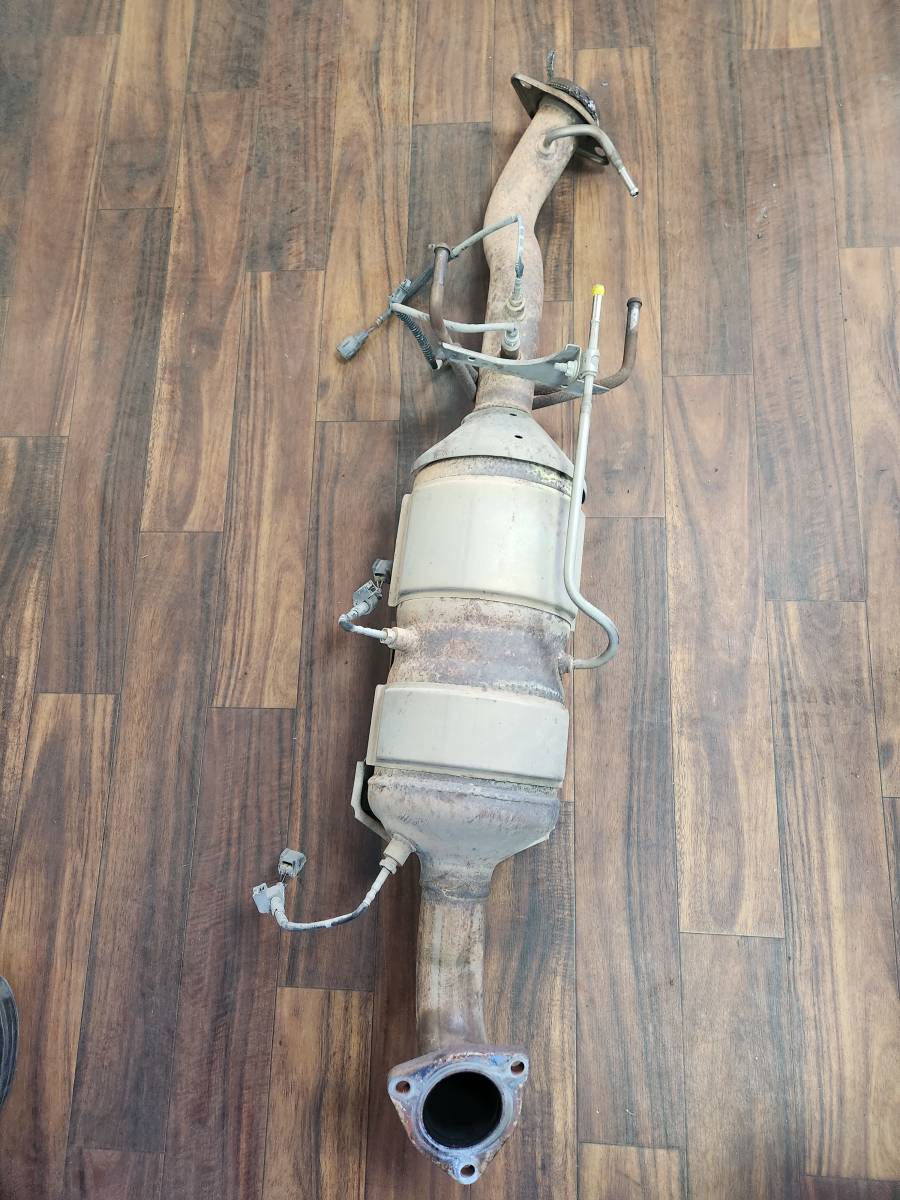 200系　ハイエース　触媒