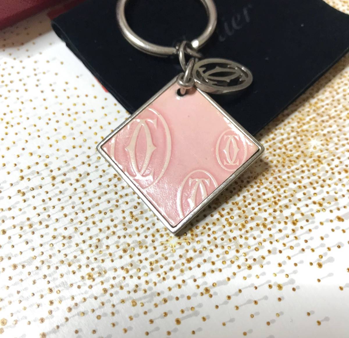 希少／Cartier【ハッピーバースデー】ピンク×シルバー／キーリング