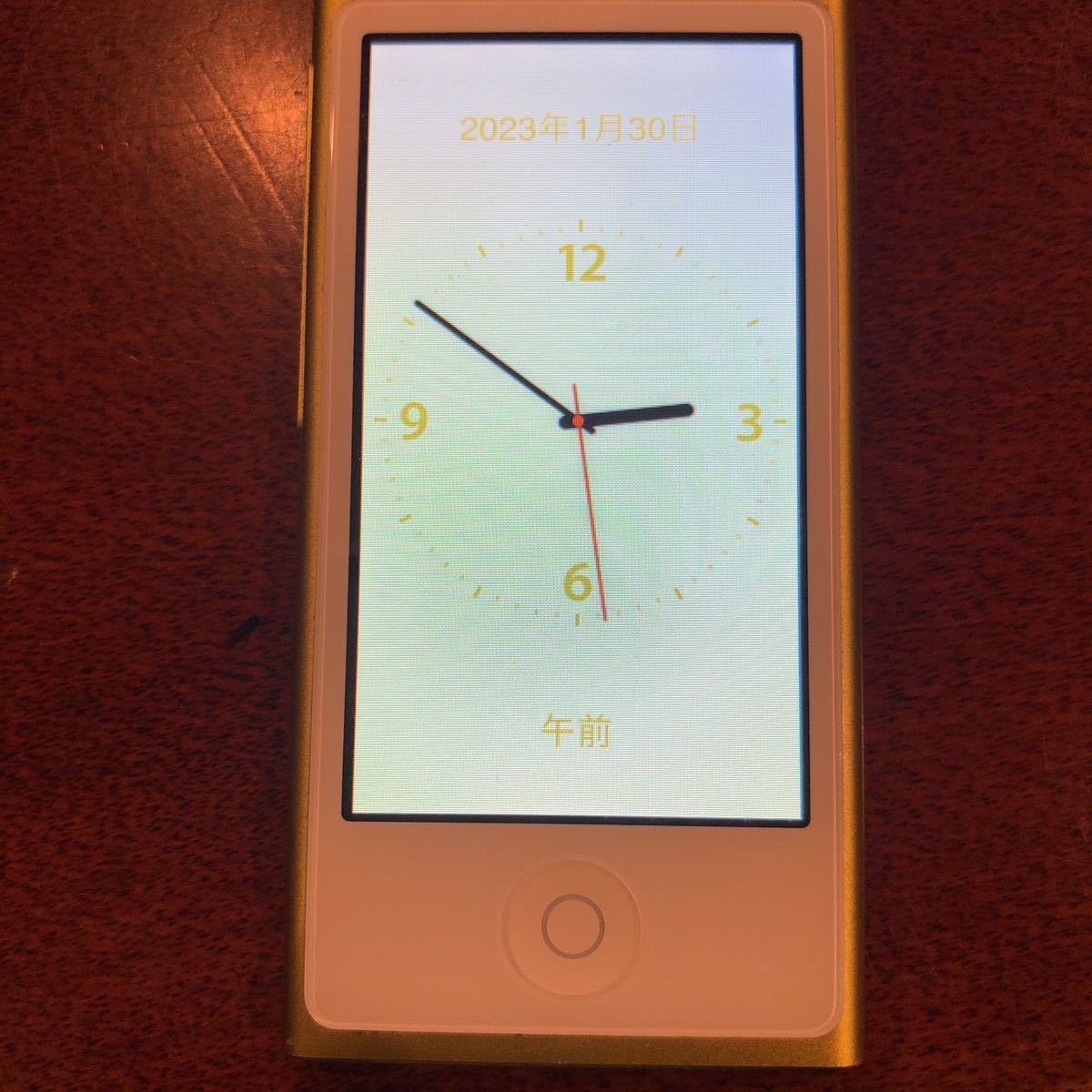 Apple 塩辛 iPod nano 第7世代シルバー タッチスクリーン 16GB