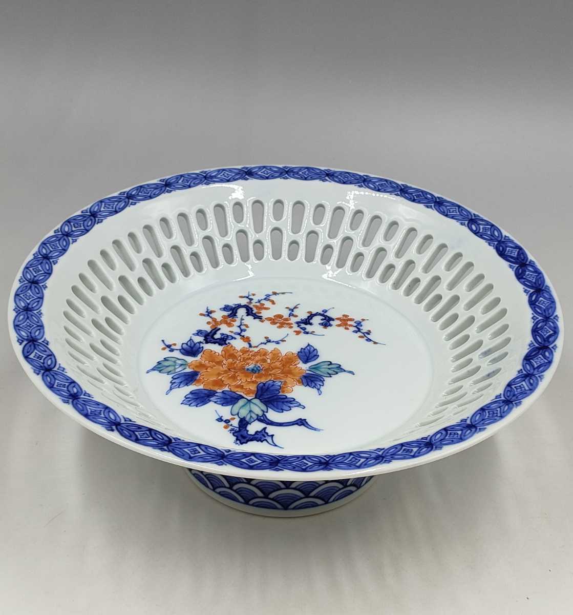 和】(6123) 時代古作 古伊万里 色絵赤絵瓔珞文向付 蕎麦猪口 茶碗五客
