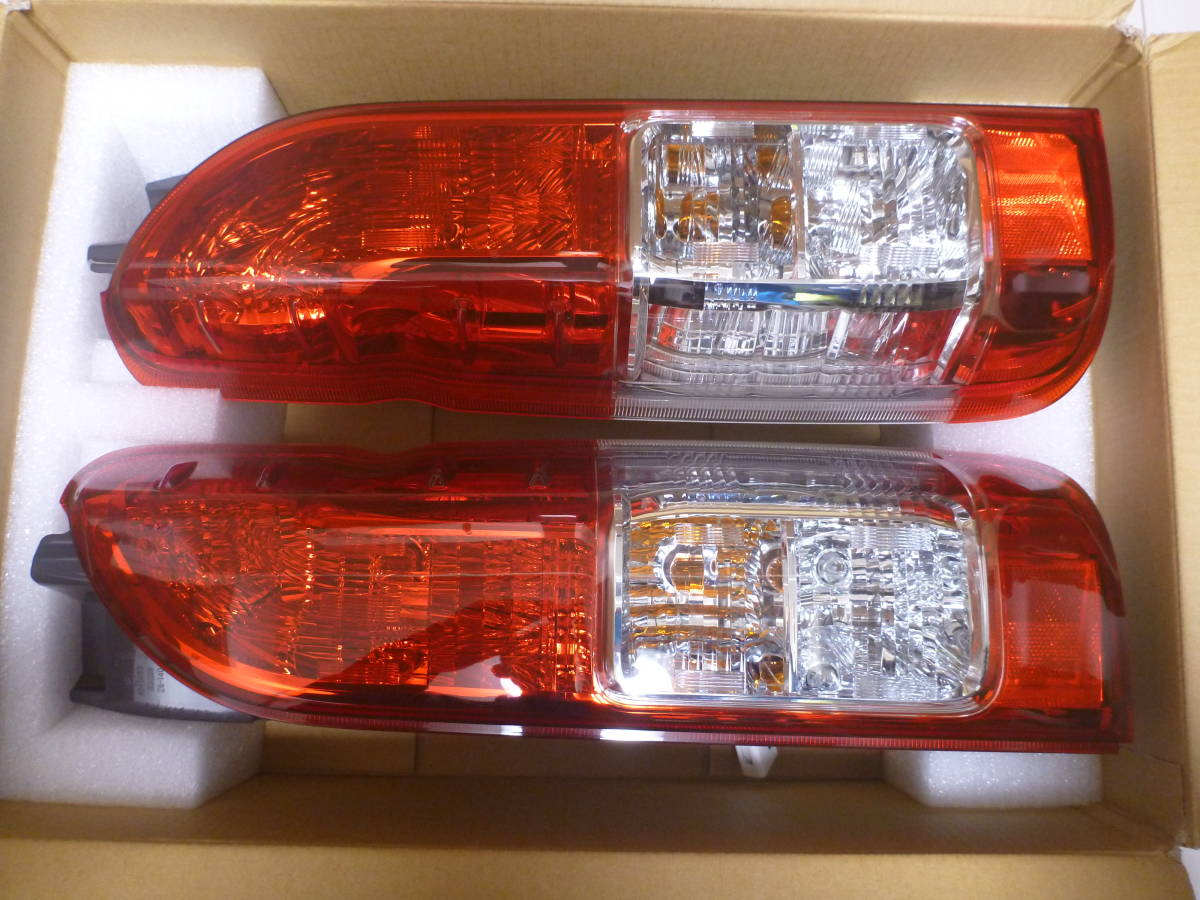 ★送料無料★ハイエース 200系 S-GL4型　純正テールランプ★左右セット★KOITO 26-140★美品★トヨタ ハイエース 200系 レジアスエース 2026年最新Yahoo!オークション -ハイエース テールの中古品