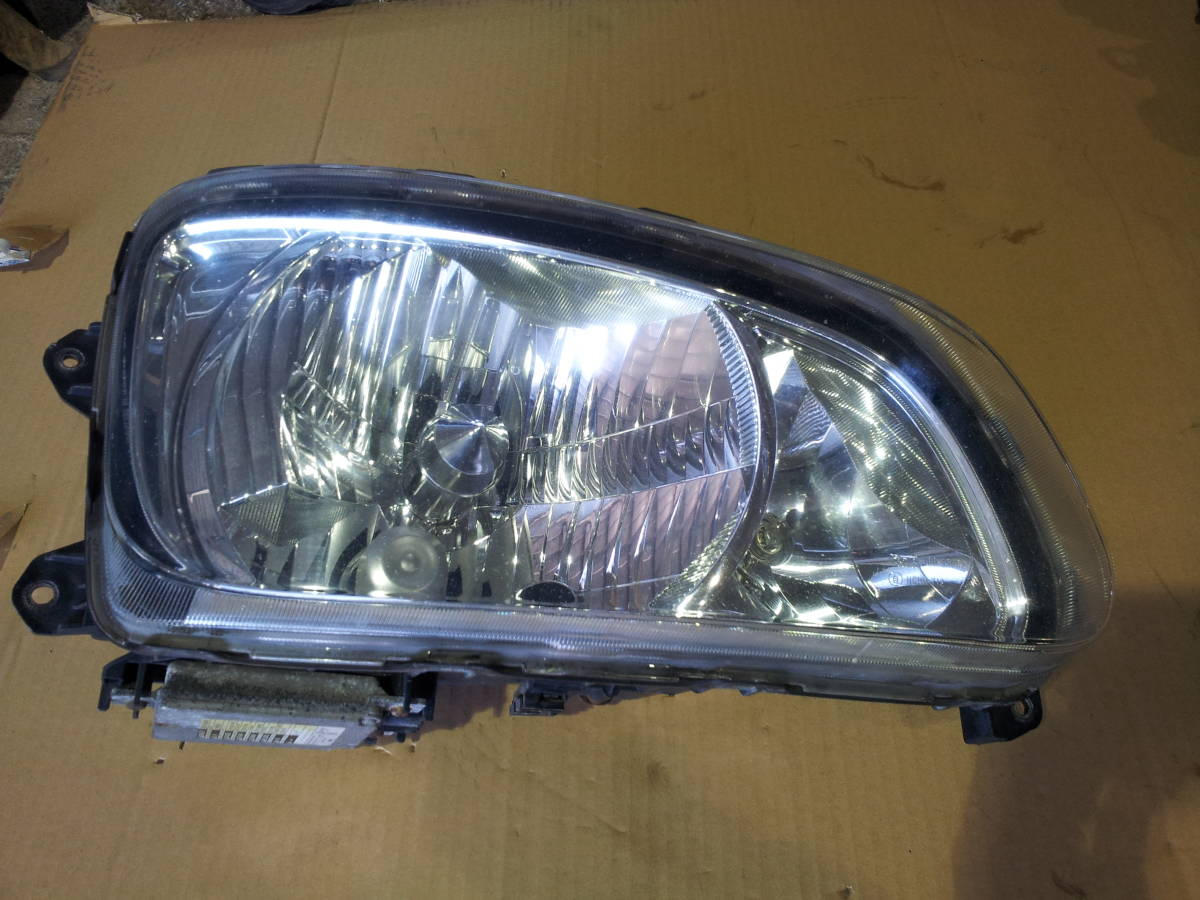 低価，大得価 日野 レンジャー グランドプロフィア HID ヘッドライト 右側 運転席側 R5-2-1(ヘッドライト)｜売買されたオークション情報、yahooの商品情報をアーカイブ公開 - オークファン ライト