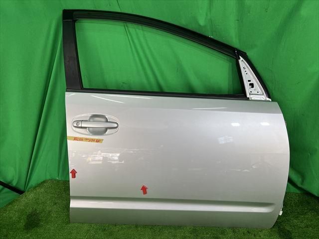 プリウス DAA-NHW20 右フロントドア カラーNo：1F7 67001-47040 2231111 プリウス DAA-NHW20 トヨタ 左RドアASSY 0 プリウス型式