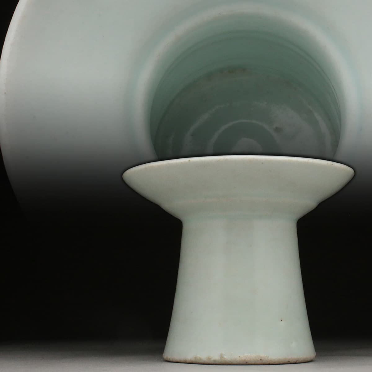 大人気，本物保証 EH752 朝鮮古美術 李朝白磁祭器 高13cm/重633g 李朝白磁深鉢 白磁祭器鉢 李朝祭器台 朝鮮古陶(李朝)｜売買されたオークション情報、yahooの商品情報をアーカイブ公開 - オークファン 李朝