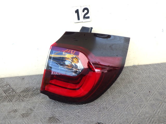 フィット GR1/GR2/GR3/GR4/GR5/GR6/GR7/GR8 純正 右 テールランプ LED