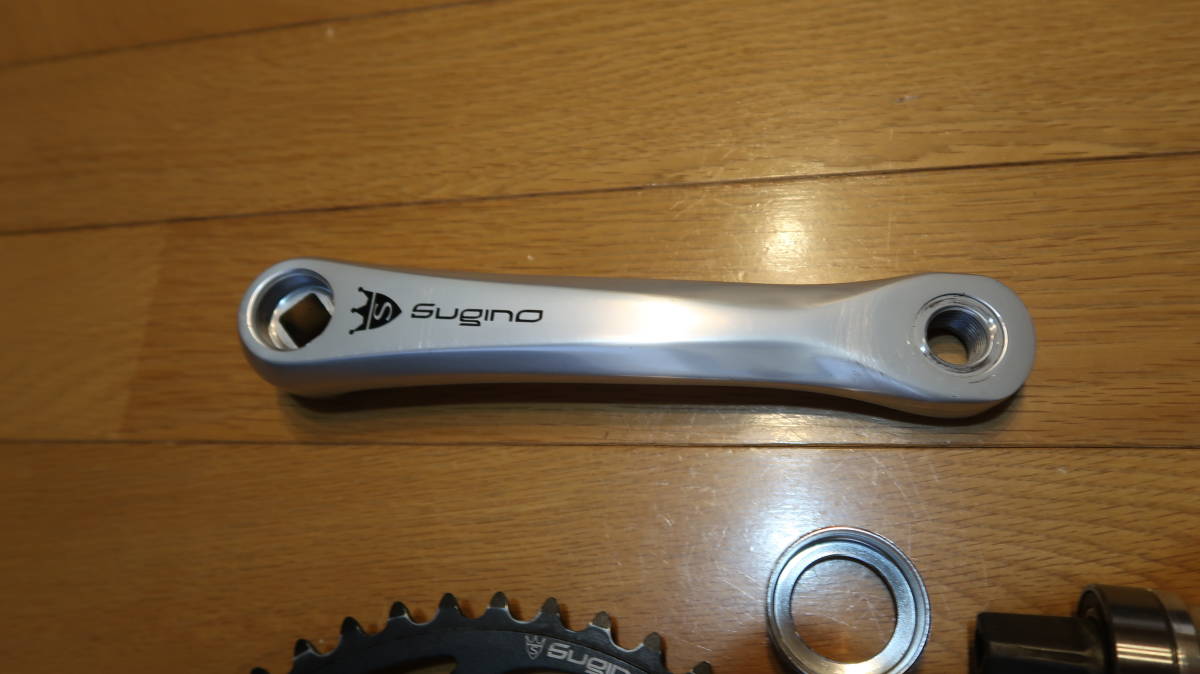 スギノ RD4 TRACK クランクチェーンリングBBセット sugino pcd130 165