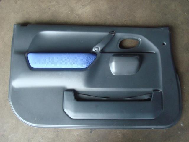 ジムニー TA-JB23W 左Fドアトリム 左フロントドアトリム 左前
