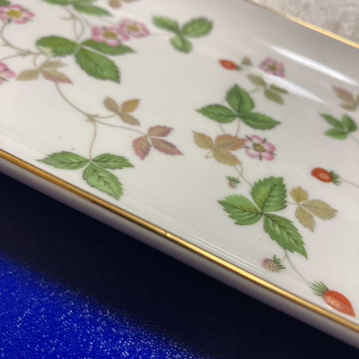 未使用 WEDGWOOD ウエッジウッド 黒壺 ワイルドストロベリー 