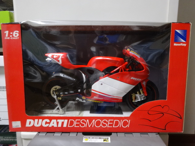 ニューレイ NewRay DUCATI DESMOSEDICI 1/6 一度撮影の為に開封した