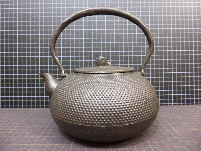 正寿堂 鉄瓶 重さ1348g 0 「金秀作？」南部鉄瓶 満水1500mL 水漏れは 