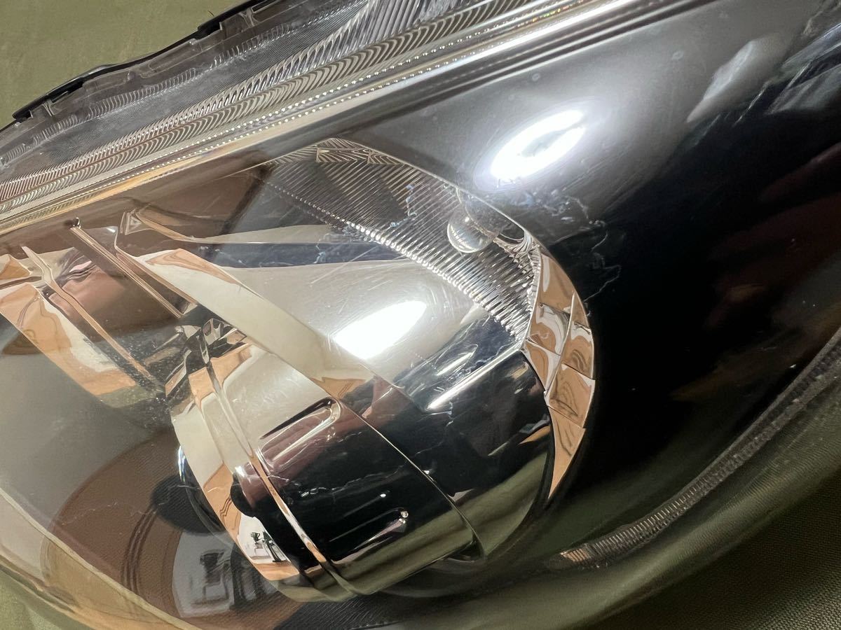 アクア LED NHP10 左ヘッドライト 左ヘッドランプ 81150-52E90 koito52