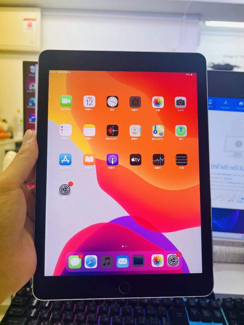 iPad Pro 9.7インチ 128GB Wi-Fi スペースグレイ