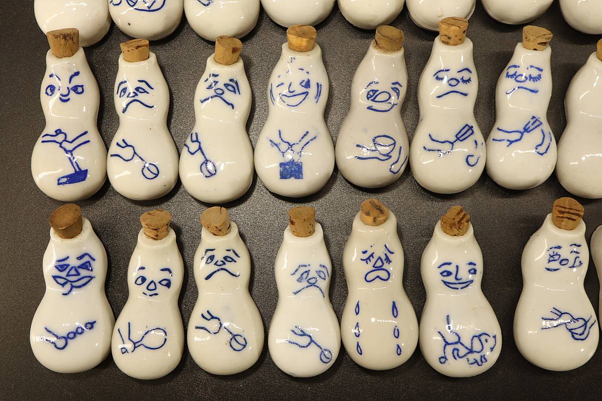 崎陽軒【ひょうちゃん】 醤油差し 43個(絵柄32種)・楊枝(2個)・醤油入