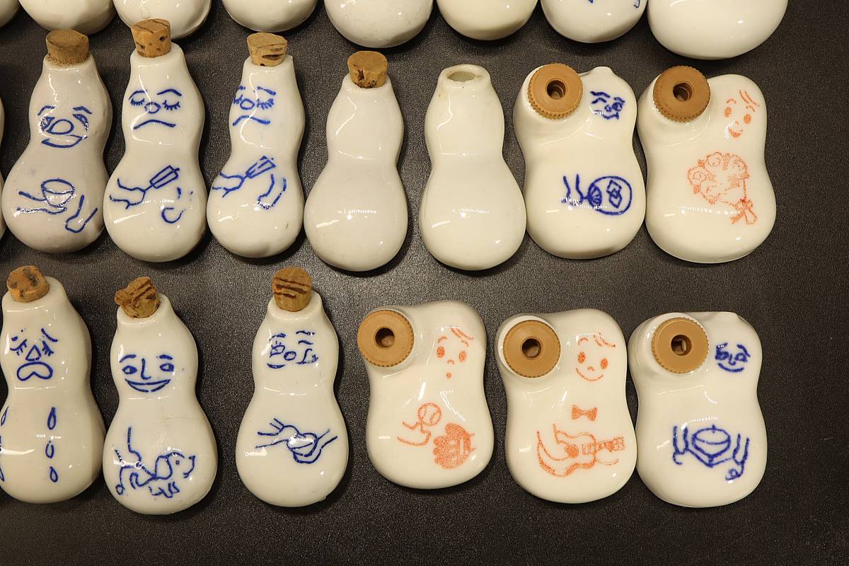 崎陽軒【ひょうちゃん】 醤油差し 43個(絵柄32種)・楊枝(2個)・醤油入