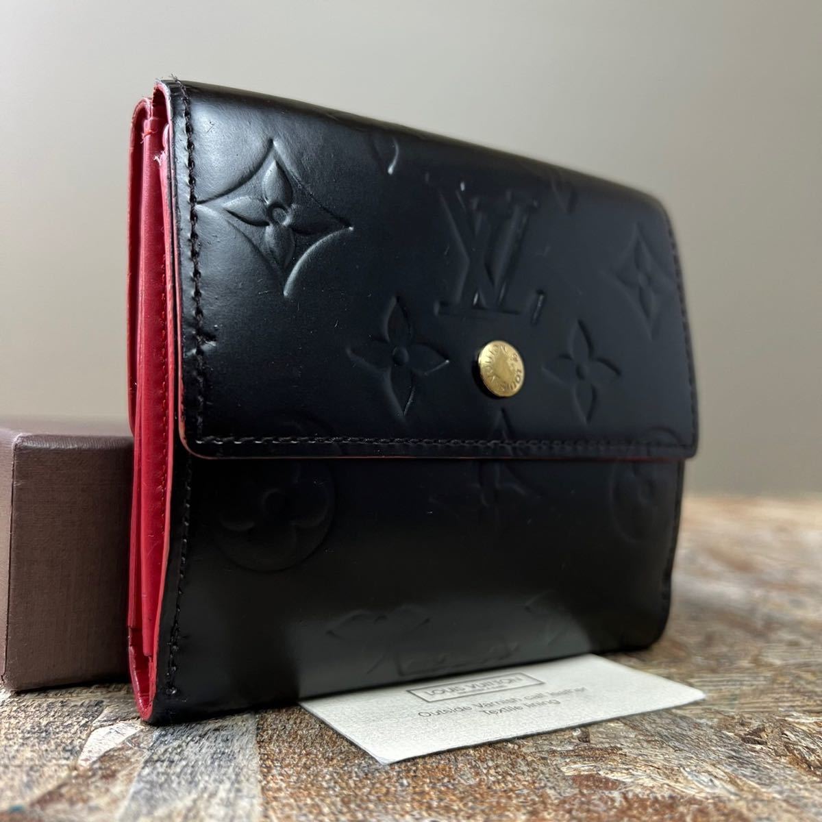 ■美品■1円■ルイヴィトン■LOUIS VUITTON■ヴェルニ■小銭入れ ■財布■ブラック■シリアルあり■男女 三つ折り 黒　ボタン良好 TH1003