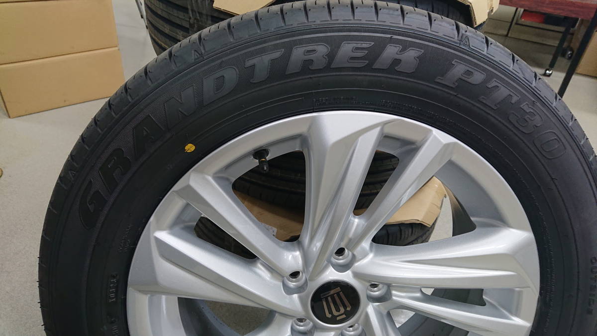 クラウンクロスオーバー 純正タイヤ＆ホイール4本セット 新車外し 