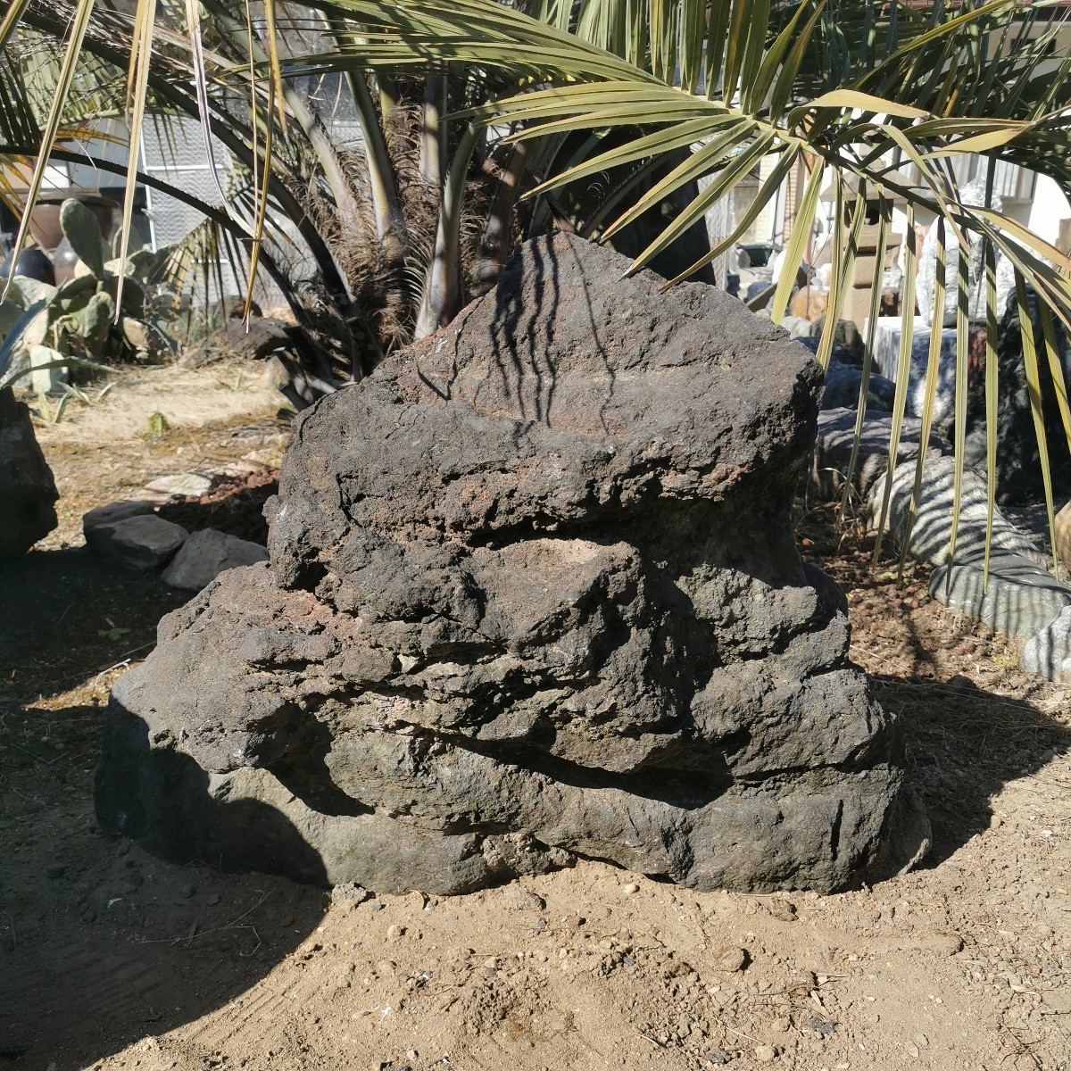 富士溶岩石134キロ 庭石鑑賞石石盆石水石灯籠庭坪庭盆栽