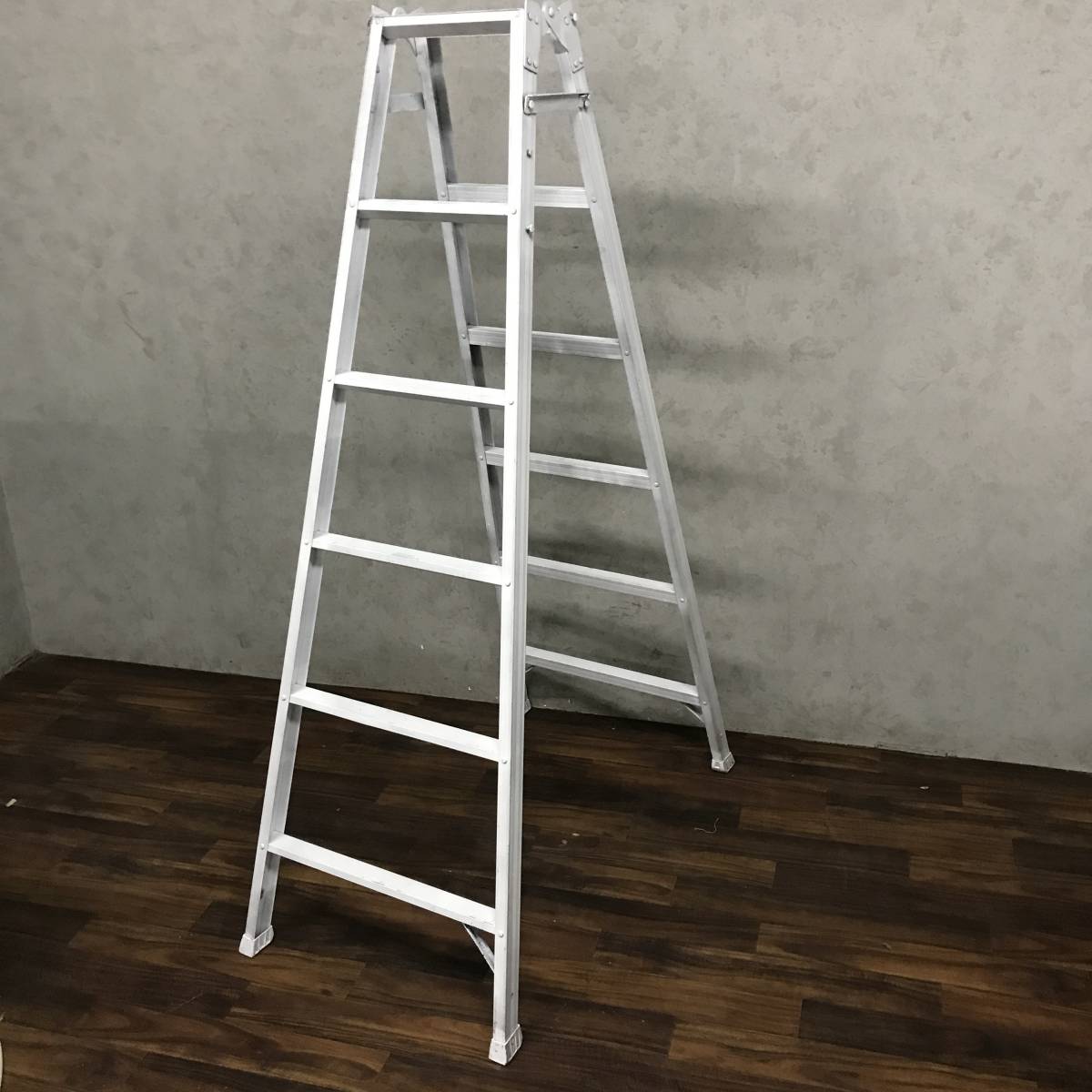 BNC2/55　アルミ脚立 6尺 はしご兼用 脚立 6段 梯子 ハシゴ 足場 現場 作業 工具 踏台 ★直接引取限定★　⑤●■