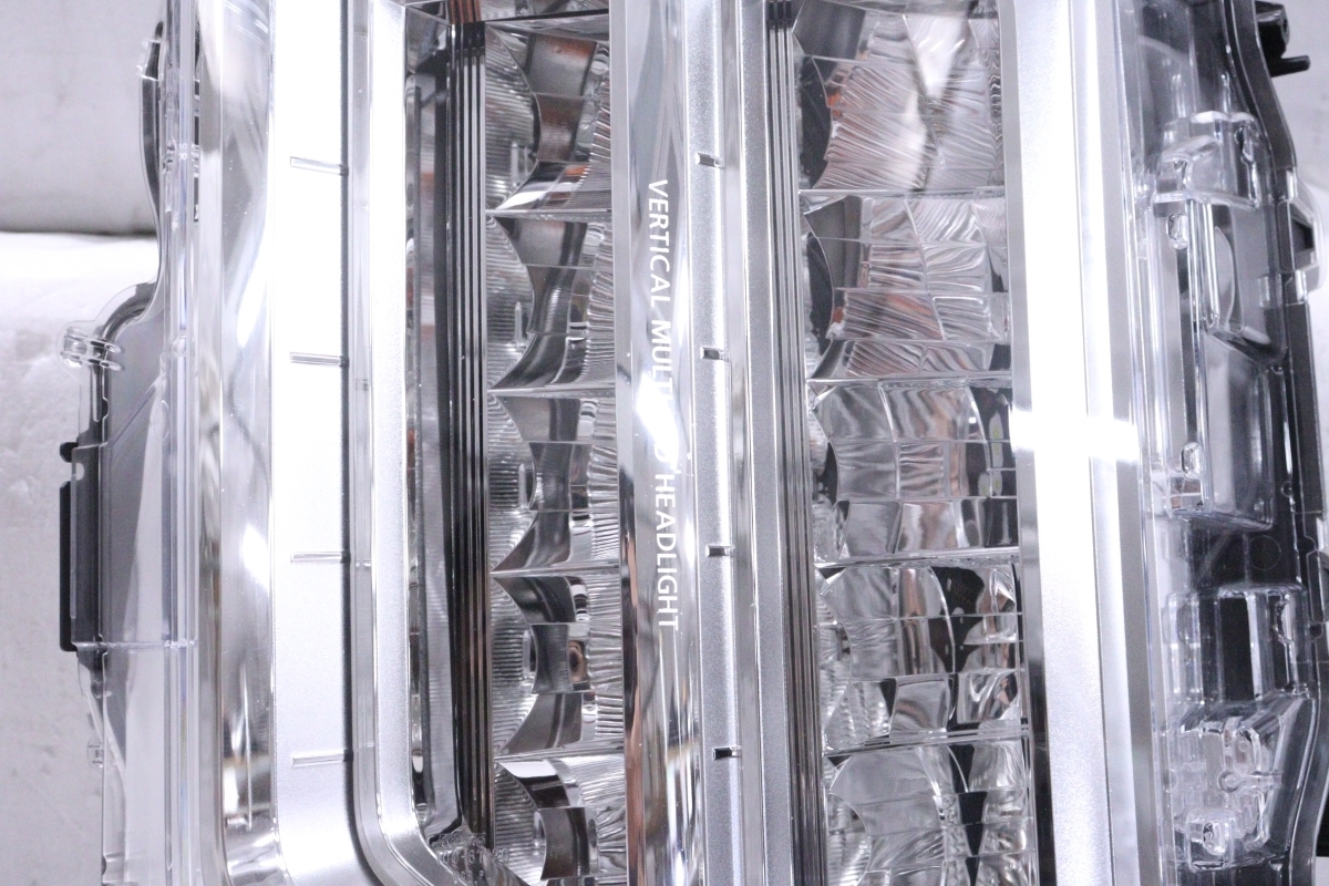 33-271☆後期 LED CVIW デリカD5☆左ヘッドライト KOITO 100-67120