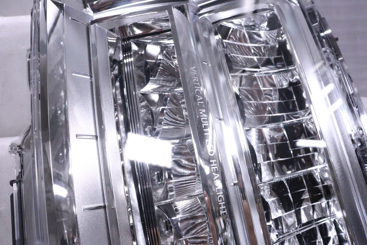 33-271☆後期 LED CVIW デリカD5☆左ヘッドライト KOITO 100-67120