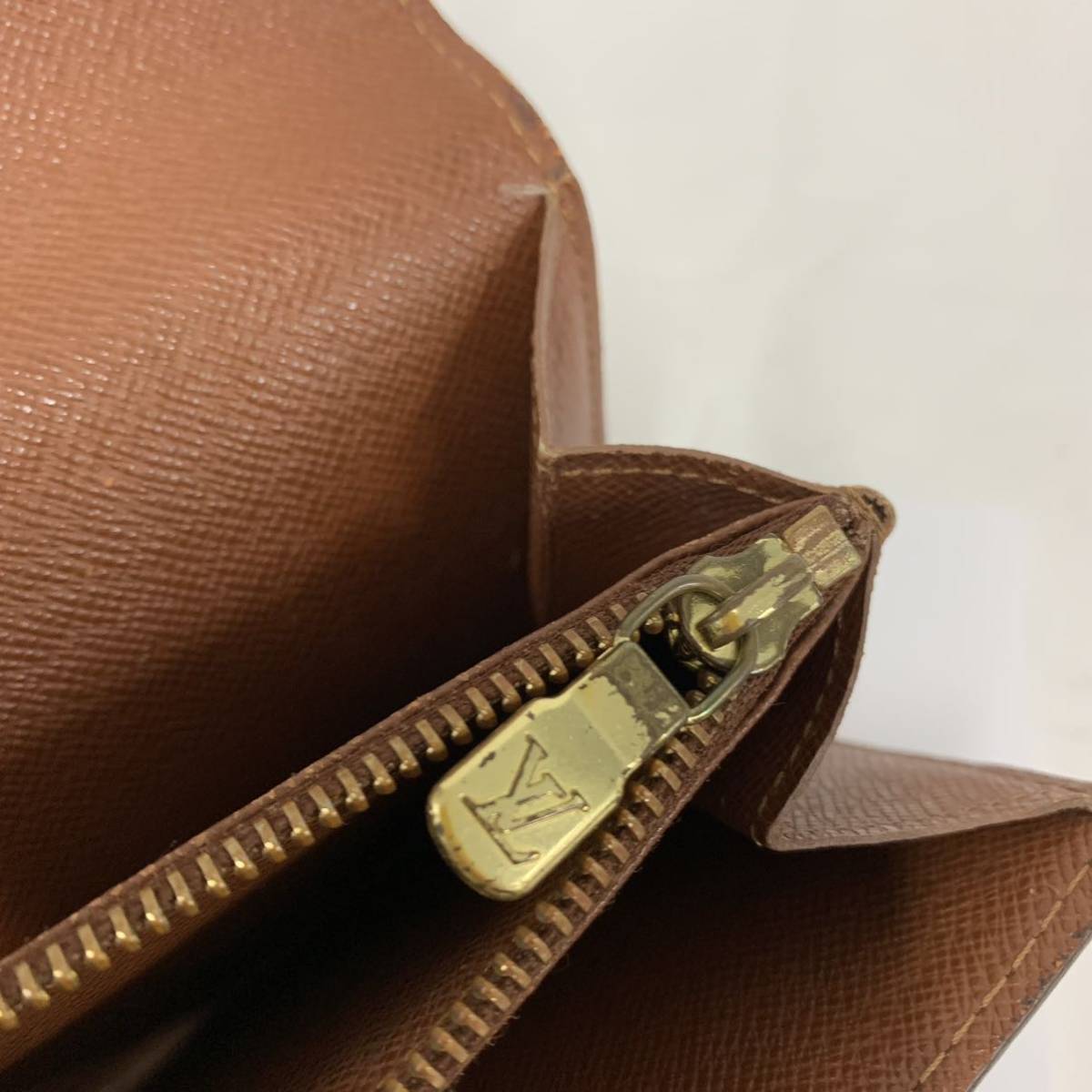 LOUIS VUITTON ルイヴィトンTH1919 モノグラム二つ折り 財布