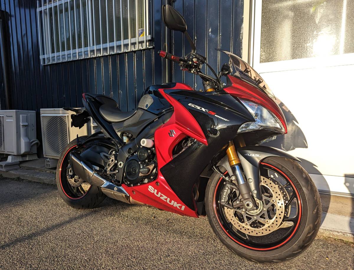 GSX-S1000F スズキ GSX 投稿詳細｜MOTOCLE 試乗記これ一台ですべてを 