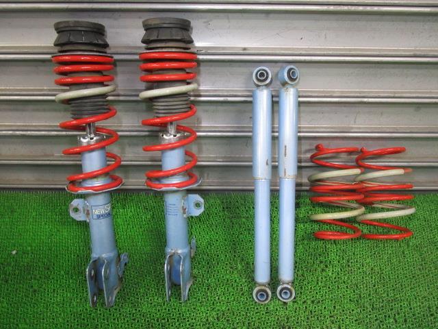 ＭＲワゴン DBA-MF33S 社外 ストラット 1台分 KYB NEW SR NST5468R カヤバ ショック SSS /39473