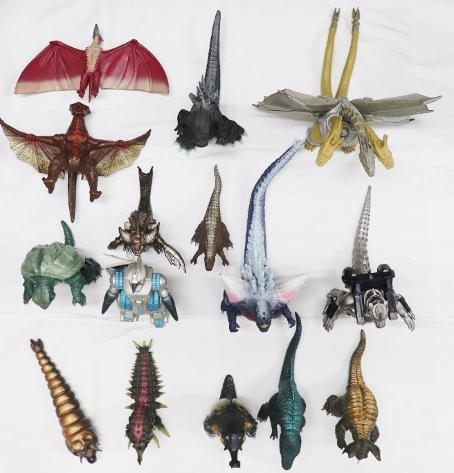 BANDAI　バンダイ　東宝/東宝映画　フィギュア/ソフビ　ゴジラ/メカキングギドラ/スペースゴジラなど　15体　20cm～35cm