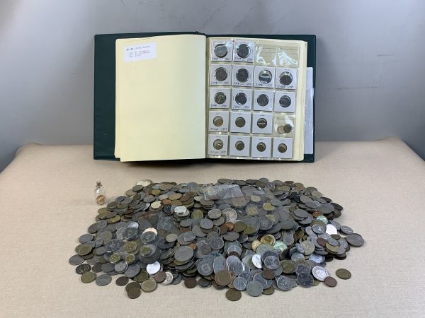 [ケース入りの硬貨8点おまけ付き] 重さ1.7kg分 海外(外国)硬貨 ◇DS69 海外硬貨 メダル コインなど 色々まとめ インド、シンガポール
