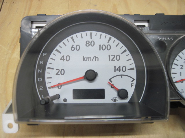 b4001 送料710円!! ワゴンR MH21S スピードメーター 109916km ホワイト