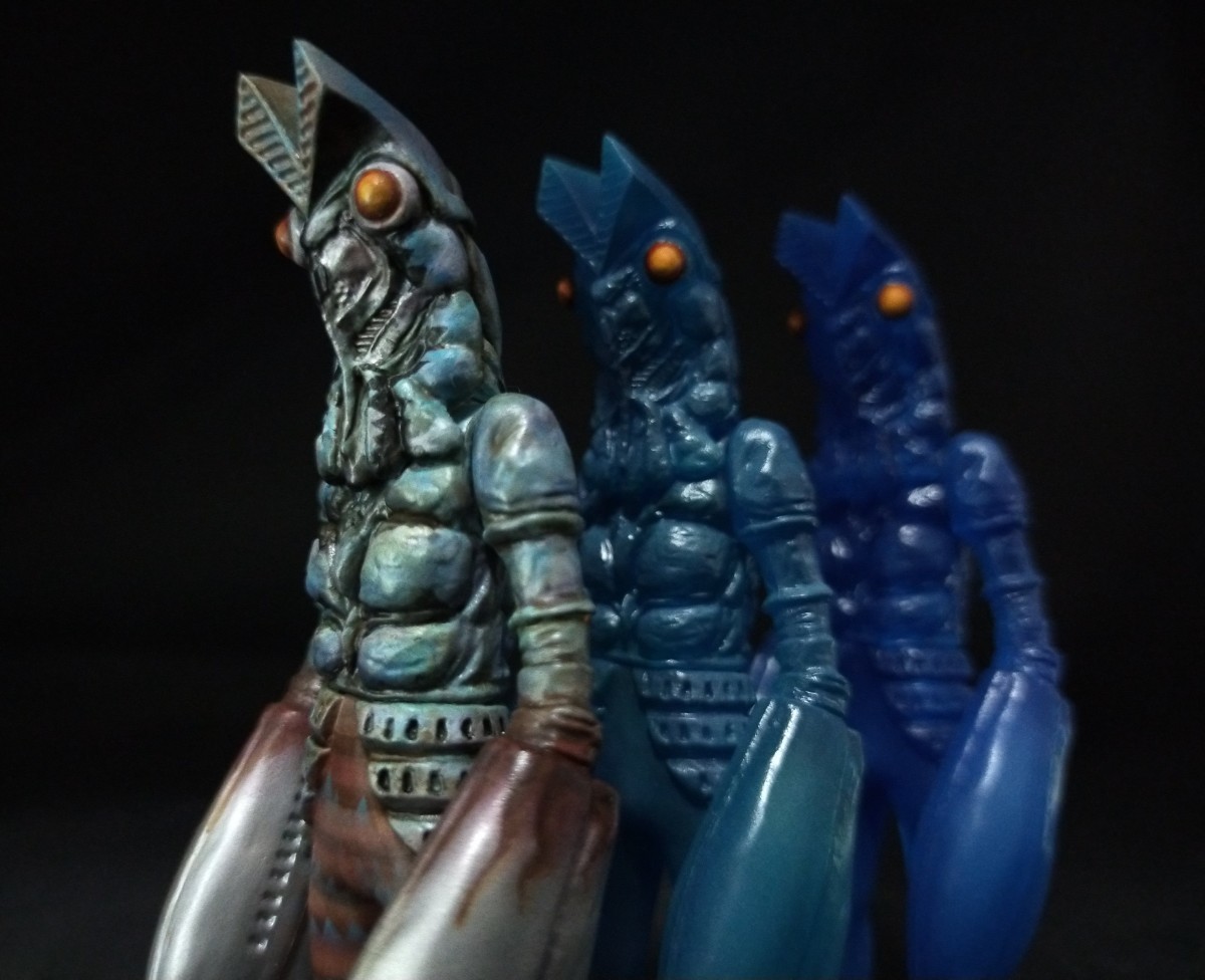 バルタン星人 リペイント 完成品 3体セット ウルトラマン バンダイ HG 