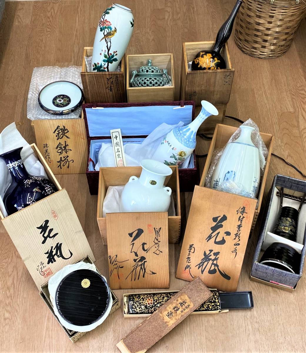9203a】陶器・漆器おまとめ 花瓶 骨董品 置物 観賞用 九谷焼陶正造