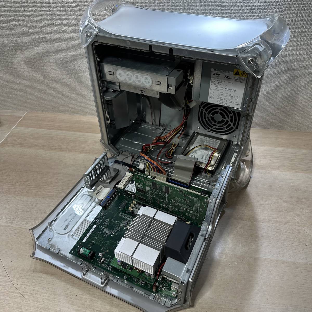 Apple Power Mac G4 QuickSilver 2002 M8493 Power PC G4 800MHz
