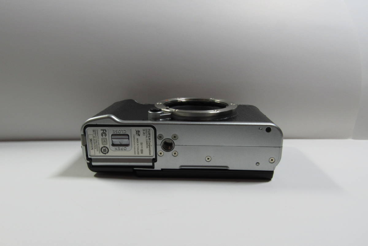 X-A1 FUJIFILM シルバー ダブルズーム オンライン おまけ付きFUJIFILM