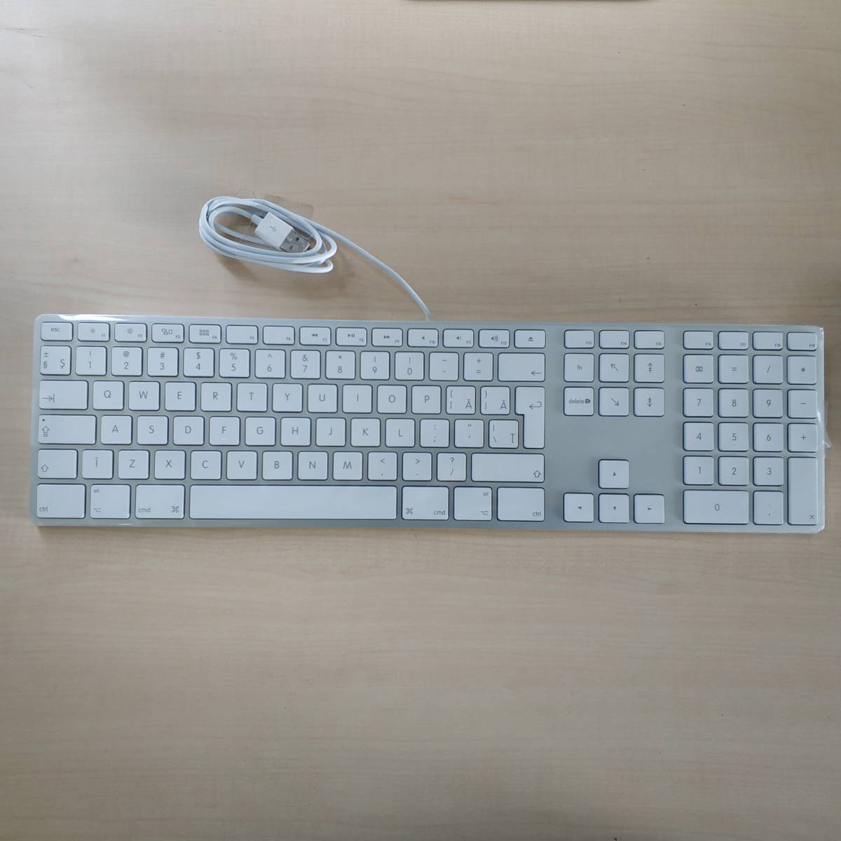 長期在庫未使用品/純正　APPLE A1243 EMC ２１７１キーボード/英語配列/English(UK) Keyboard/★チェック済み、 動作OK★